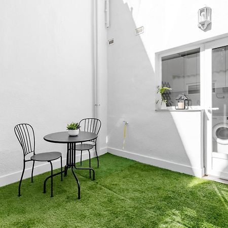 Cozy 2 Bedroom Apartment With Patio Мадрид Екстериор снимка